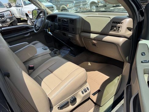 Used 2004 Ford F350 XL image 48