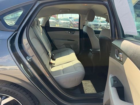 Used 2021 Kia Forte LXS FWD image 23