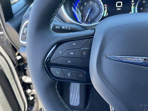 New 2026 Chrysler Pacifica Select image 15