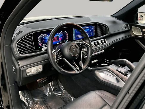 Used 2024 Mercedes-Benz GLS 450 4MATIC image 18