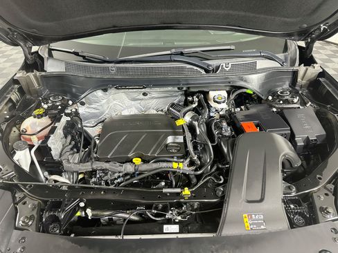 Used 2024 Chevrolet Trax RS FWD image 32