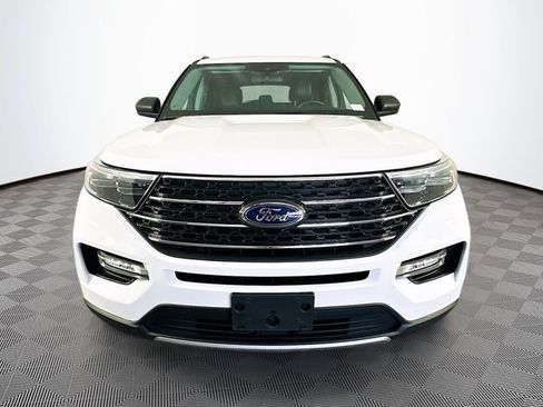 Certified 2023 Ford Explorer XLT w/ Equipment Group 202A AWD/4WD image 5