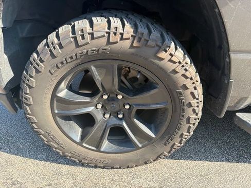 Used 2020 RAM 1500 Big Horn AWD/4WD image 13