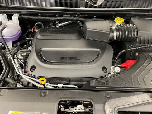 New 2027 Chrysler Pacifica Limited w/ S Appearance Package FWD image 19