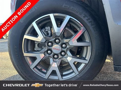 Certified 2023 GMC Acadia SLE w/ Driver Convenience Package image 10