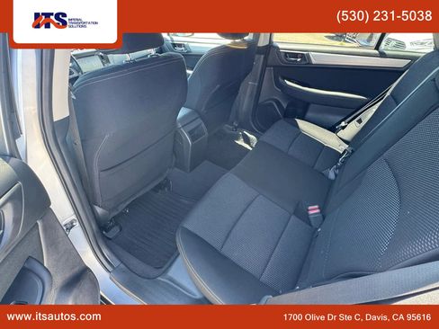 Used 2017 Subaru Outback 2.5i Premium AWD/4WD image 11