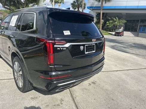Used 2023 Cadillac XT6 Premium Luxury FWD image 12