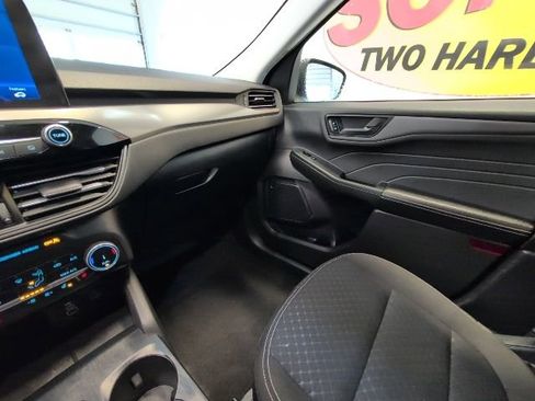 Certified 2024 Ford Escape Active AWD/4WD image 23