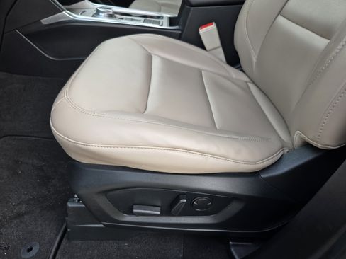 Certified 2024 Ford Explorer XLT w/ Equipment Group 202A image 18