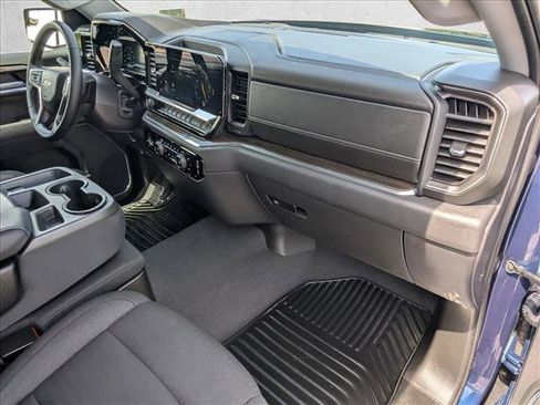 Used 2023 Chevrolet Silverado 1500 LT AWD/4WD image 21
