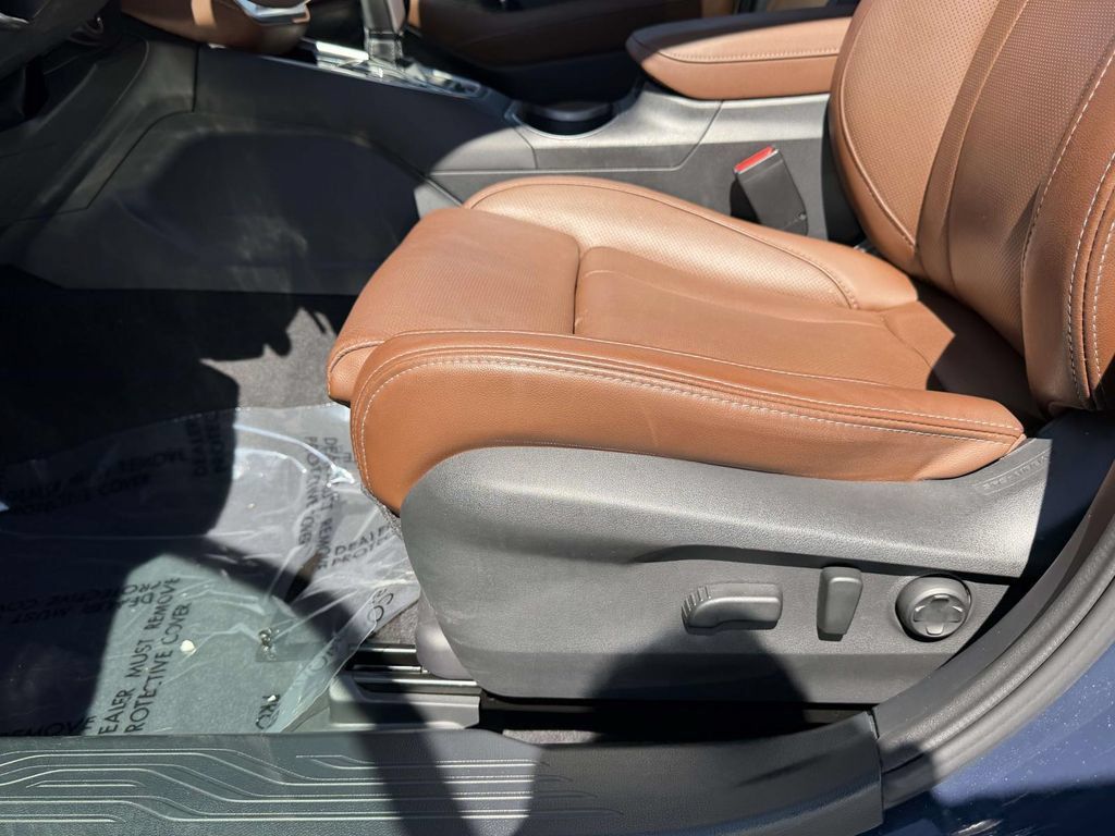 Certified 2025 Subaru Outback Touring XT AWD/4WD image 17