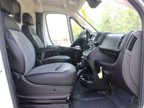 Used 2024 RAM ProMaster 2500 w/ Convenience Group FWD image 21