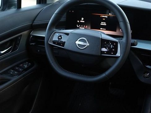 Certified 2025 Nissan Murano SL AWD/4WD image 28