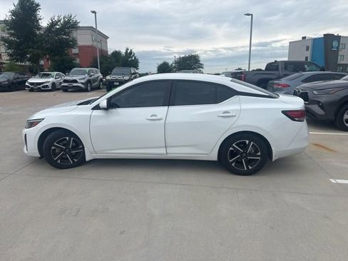 Used 2024 Nissan Sentra SV FWD image 6