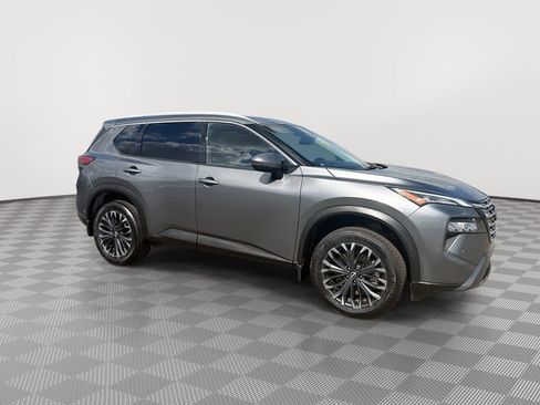 Certified 2025 Nissan Rogue SL w/ Tech Package AWD/4WD image 13