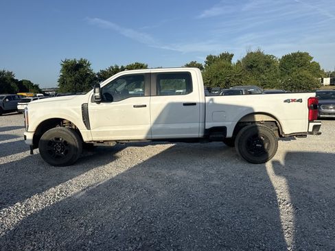 Used 2023 Ford F250 XL w/ STX Appearance Package AWD/4WD image 3
