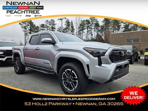 Used 2025 Toyota Tacoma TRD Sport image 1