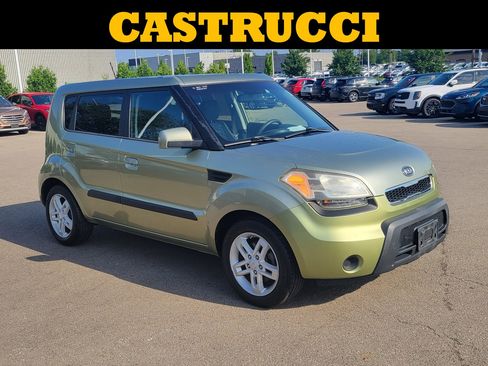 Used 2010 Kia Soul + w/ Audio Pkg FWD image 29