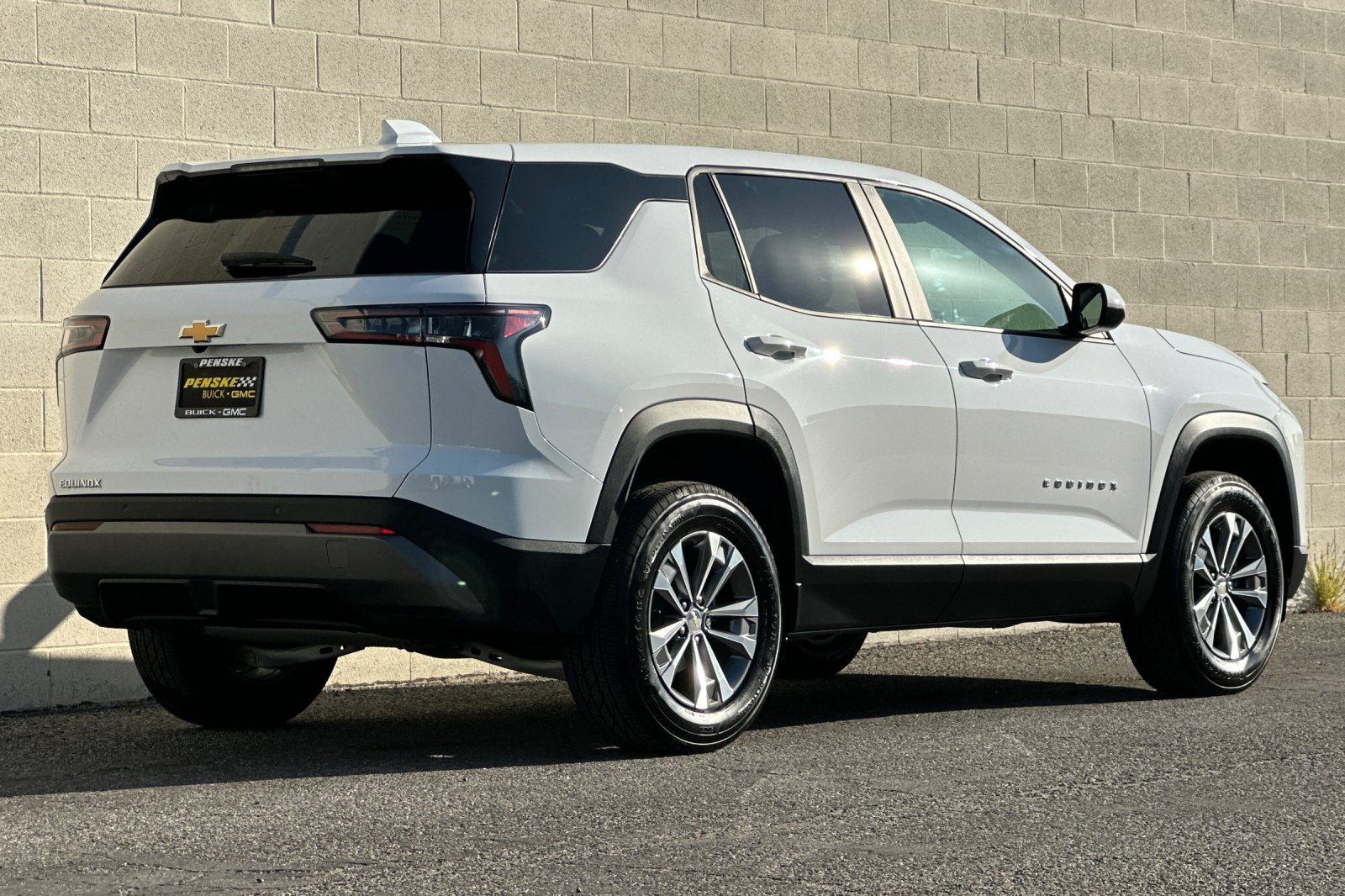 Certified 2025 Chevrolet Equinox LT FWD image 4
