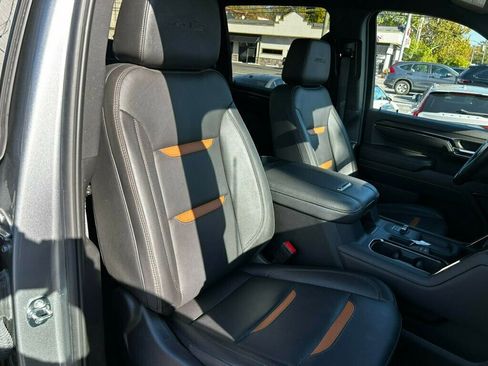 Used 2024 GMC Sierra 2500 AT4 image 21