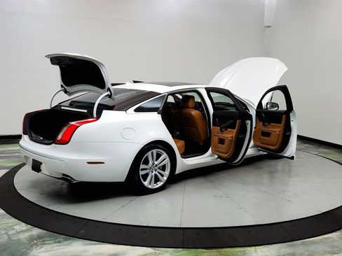 Used 2013 Jaguar XJ L Portfolio AWD/4WD image 11