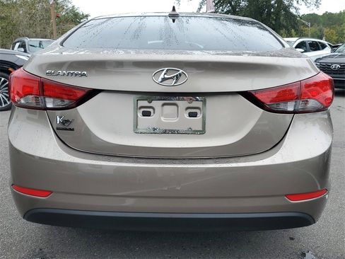 Used 2016 Hyundai Elantra SE image 6
