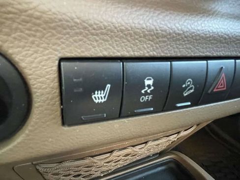 Used 2017 Jeep Wrangler Unlimited Sahara w/ Dual Top Group image 17