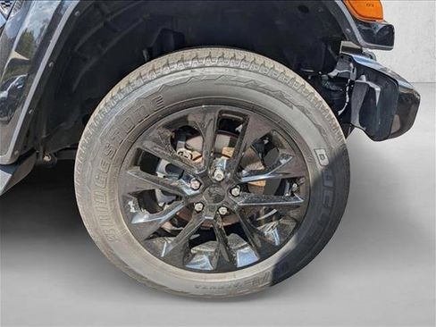 Used 2021 Jeep Gladiator Overland image 19