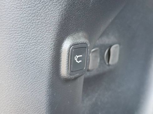 Used 2020 Jeep Cherokee Limited AWD/4WD image 34