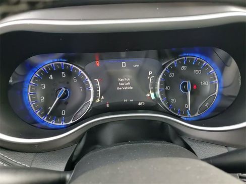 New 2026 Chrysler Pacifica Select image 27