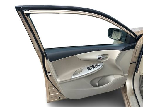 Used 2011 Toyota Corolla LE FWD image 21