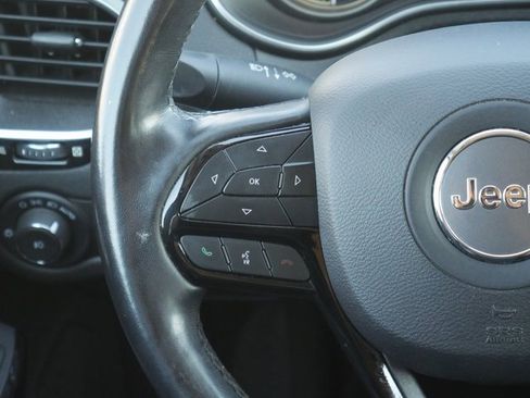 Used 2021 Jeep Cherokee Latitude Plus image 16