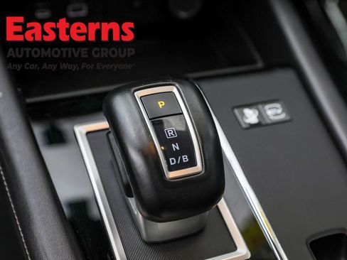 Used 2023 Mitsubishi Outlander SE image 13