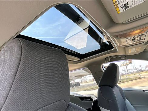 Used 2019 Toyota RAV4 XLE image 14