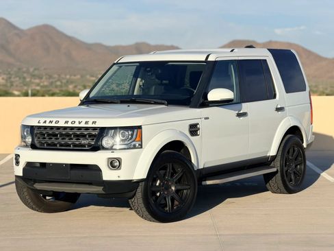 Used 2016 Land Rover LR4 HSE Silver Edition AWD/4WD image 2