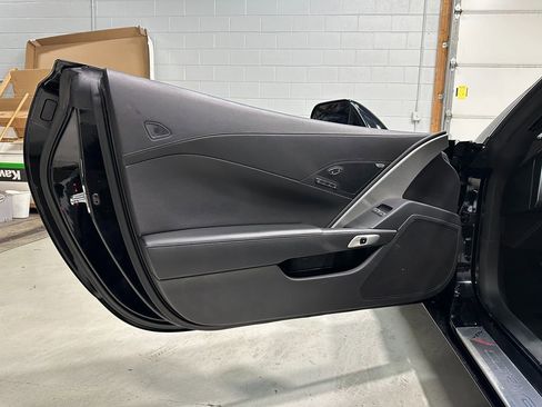 Used 2014 Chevrolet Corvette Stingray Convertible w/ 2LT Preferred Equipment Group image 18