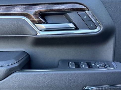 Used 2025 GMC Sierra 1500 Elevation w/ Elevation Premium Package image 11