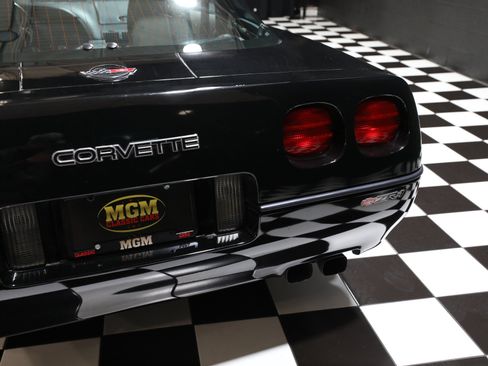 Used 1990 Chevrolet Corvette ZR-1 RWD image 20