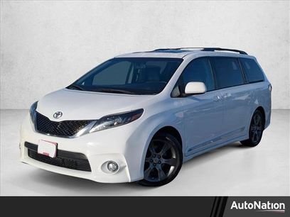 Used 2016 Toyota Sienna SE