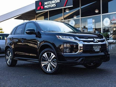 Used 2024 Mitsubishi Outlander Sport SE image 1