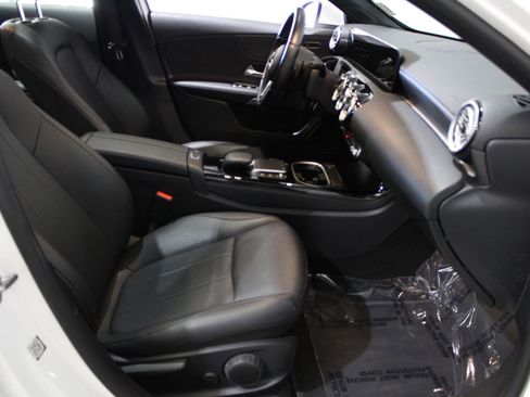 Used 2022 Mercedes-Benz A 220 4MATIC image 17
