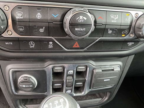 Certified 2022 Jeep Wrangler Unlimited Sport AWD/4WD image 15