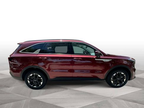 Certified 2025 Kia Sorento S w/ Panoramic Sunroof Package FWD image 9