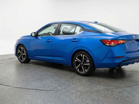 Used 2025 Nissan Sentra SV image 6