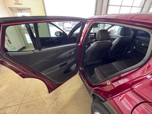 Used 2025 Buick Envista Preferred w/ Convenience I Package image 12