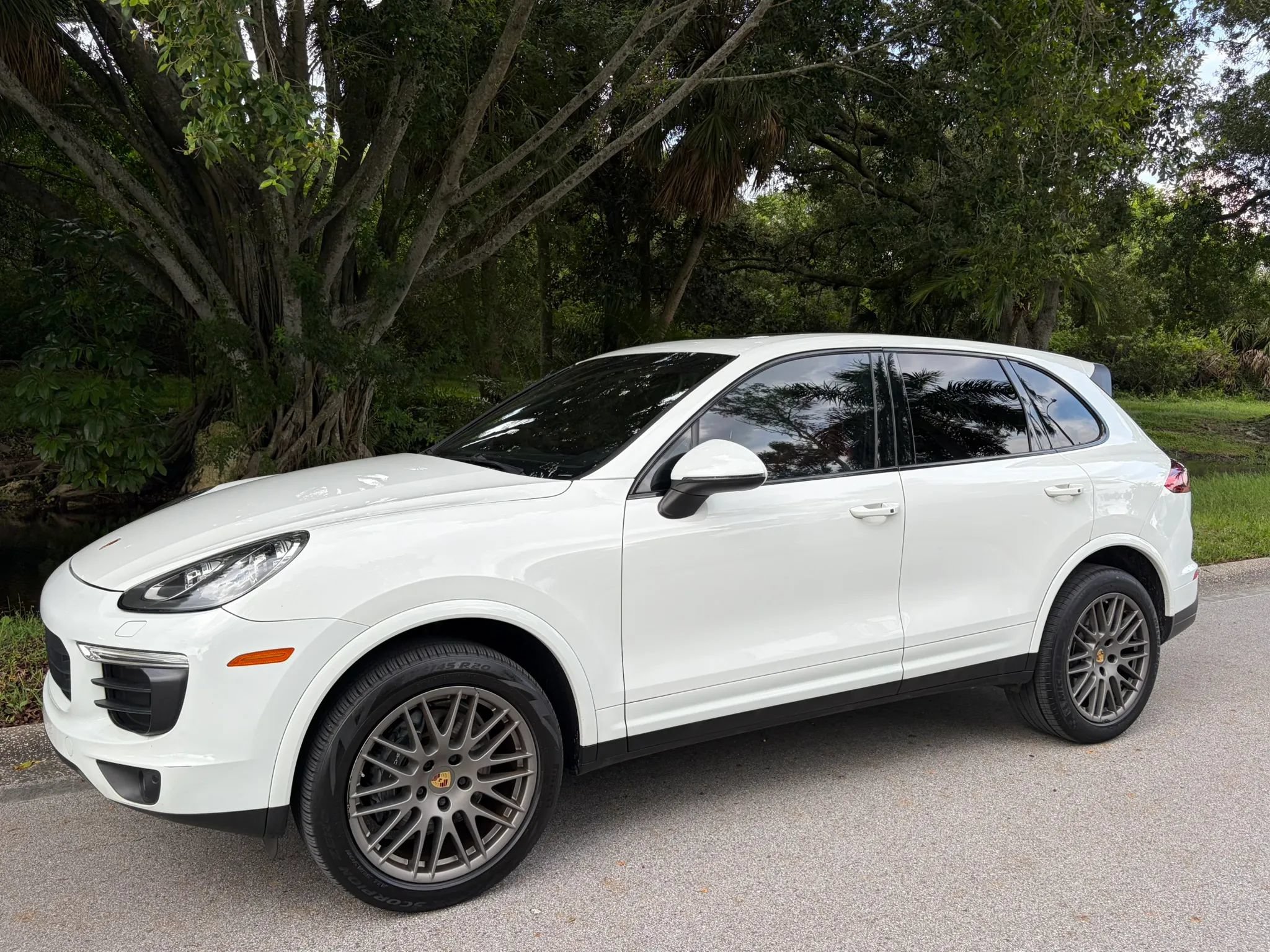 Used 2017 Porsche Cayenne AWD/4WD image 14