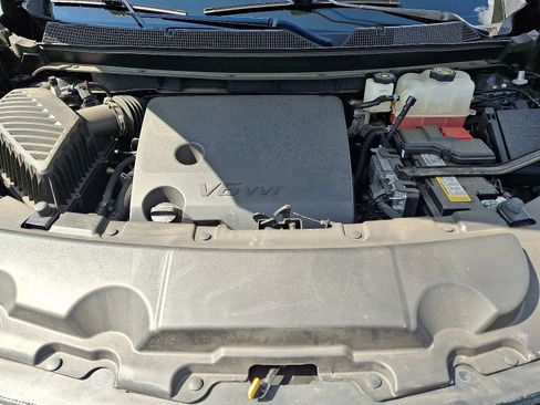 Used 2023 Chevrolet Traverse LT image 29