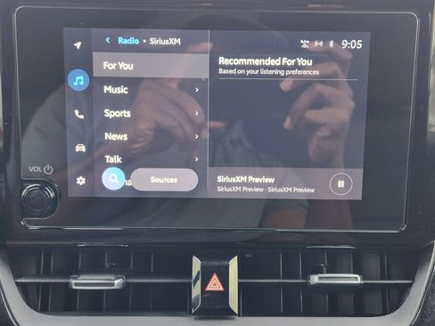 Used 2025 Toyota Corolla Hatchback image 17