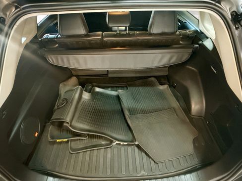 Used 2021 Toyota RAV4 Limited image 31