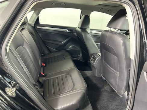 Used 2015 Volkswagen Passat 1.8T SE image 28